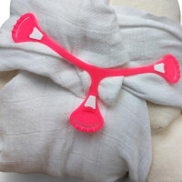 Snappi, Klammer zum Fixieren von Tuchwindeln Rot