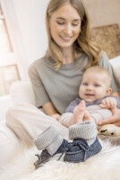 Fellhof Patscherl DAKOTA Kuschelige Baby Lammfell-Hausschuhe inkl. Geschenkbox