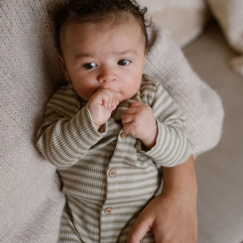 Dirkje Baby Bio Strampler weich grün gestreift
