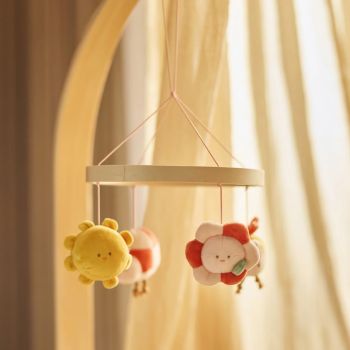 Jollein Baby Mobile Pretty Picnic Holzring mit Sonne Blume Biene Marienkäfer 22x22x23 cm Babyladen Erlangen https://www.babyladen-erlangen.de