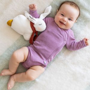 popolini Langarm Wickelbody Wolle-Seide GOTS mit Kratzschutz und seitlichen Druckknöpfen | Babyladen Erlangen https://www.babyladen-erlangen.de/shop/popolini-wickelbody-langarm-wolle-seide/