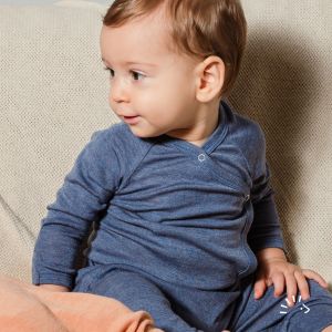 popolini Langarm Wickelbody Wolle-Seide GOTS mit Kratzschutz und seitlichen Druckknöpfen | Babyladen Erlangen https://www.babyladen-erlangen.de/shop/popolini-wickelbody-langarm-wolle-seide/