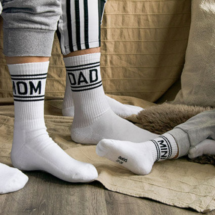 Tennissocken "MOM" – stylisches Highlight für Mamas DER Babyladen Erlangen