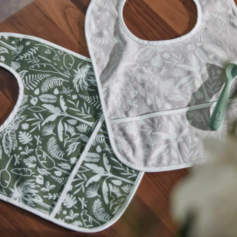 Lätzchen Wasserdicht Botanical  2 Stück Leaf Green oder Nougat