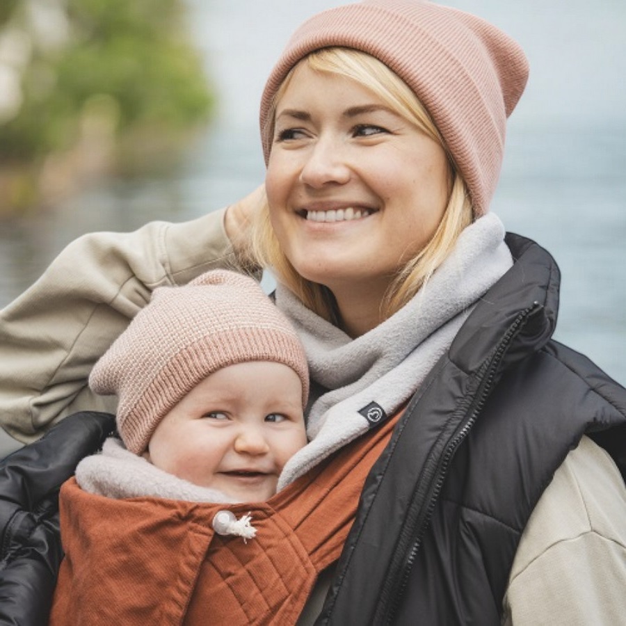 Kuscheliger Loopschal für Mama und Papa zum Babytragen. 